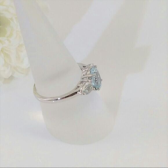 Aquamarine and White Topaz Ring 1.2 Carats tw Size 8-1/4 - Picture 5 of 7